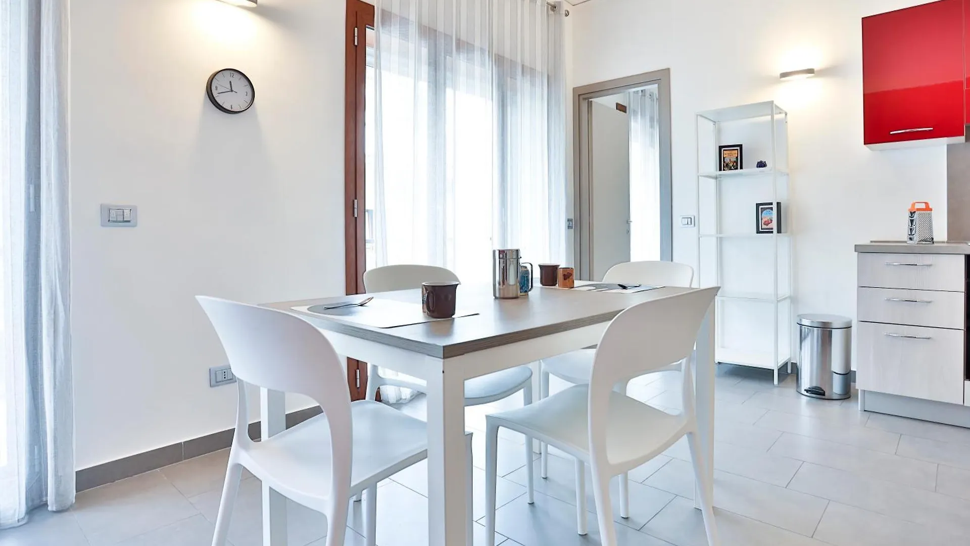 Casa Chiara - Materdei & Salvator Rosa Metro Apt Naples Apartment