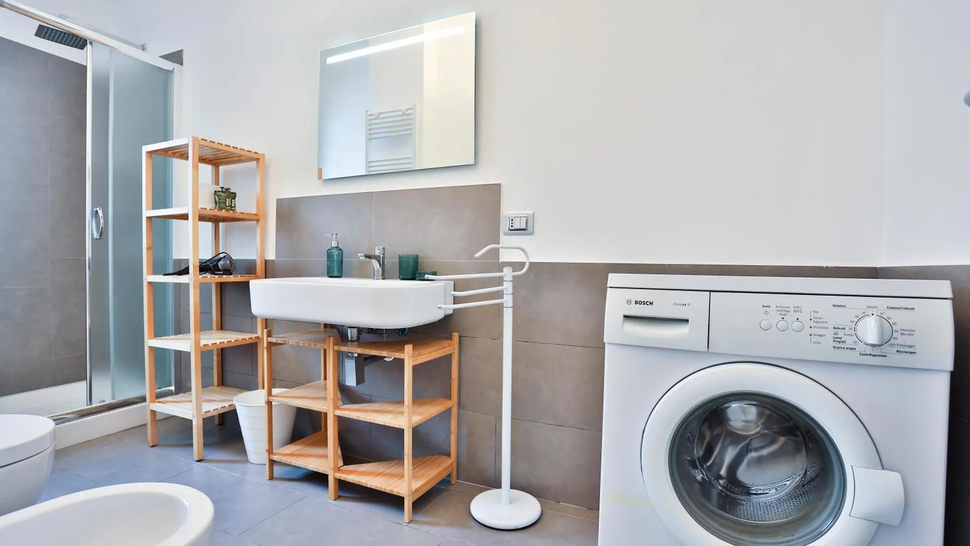 Casa Chiara - Materdei & Salvator Rosa Metro Apt Napoli İtalya